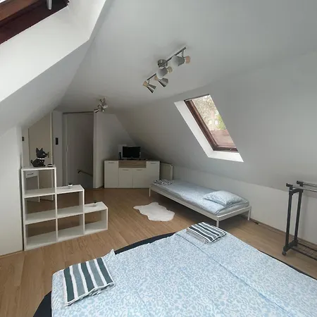 Atrium Apartment *